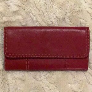 Clarks Wallet Red. Lots of pockets